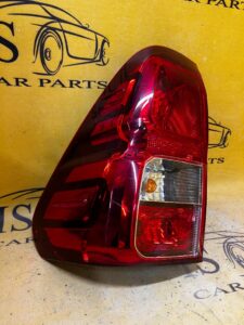LAMPA TYŁ TYLNA LEWY LEWA TOYOTA HILUX VIII 8