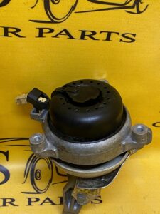 ŁAPA PODUSZKA SILNIKA AUDI A8 D5 4N0 3.0 TDI PRAWA