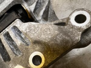 ŁAPA MOCOWANIE PODUSZKA SILNIKA CITROEN PEUGEOT 1.6 THP