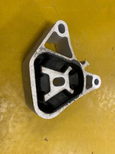 ŁAPA SILNIKA PODUSZKA INFINITI Q30 MERCEDES 2.2D