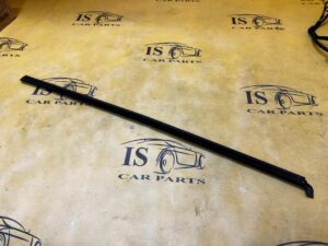 LISTWA ZGARNIAJĄCA SZYBY DRZWI PRZÓD LEWY DACIA DOKKER