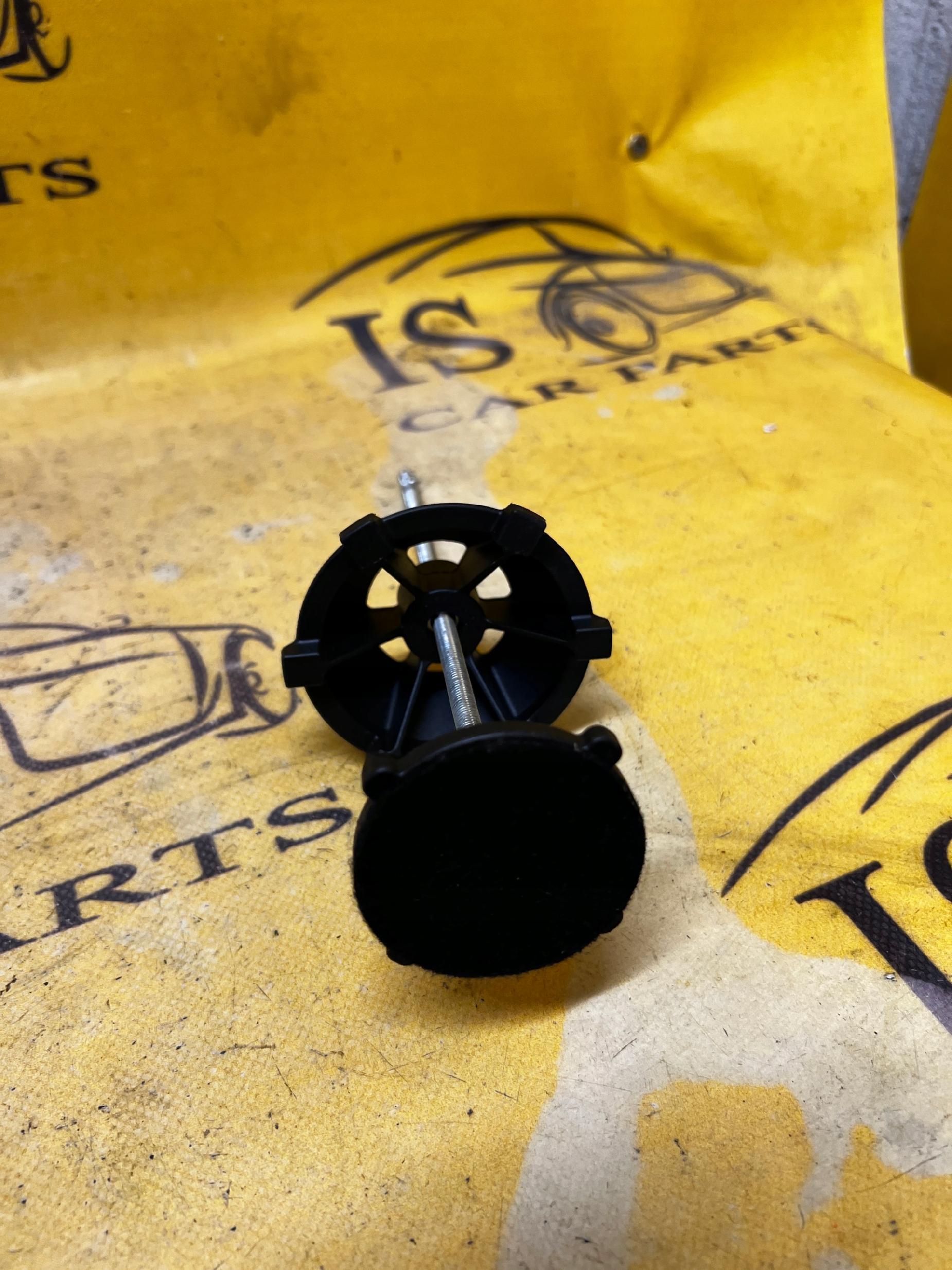 ŚRUBA MOCOWANIE KOŁA ZAPASOWEGO LR RANGE ROVER EVOQUE II L551