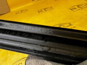 LISTWA ZGARNIAJĄCA USZCZELKA DRZWI PRAWY PRZÓD PEUGEOT 308 II T9