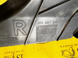 ZAŚLEPKA KRATKA ODRZUTNIK WODY ZDERZAKA PRZÓD PRAWA PORSCHE CAYENNE II 7P5