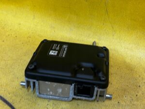 KAMERA SZYBY PRZÓD PRZEDNIEJ CZOŁOWEJ MERCEDES E-KLASA W213 KOMBI