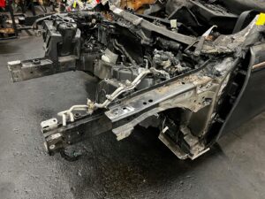 LEWY PRZÓD ĆWIARTKA PODŁUŻNICA FARTUCH PRÓG RANGE ROVER VELAR L560