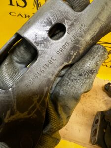 ZAWIASY MASKI PRAWY LEWY KOMPLET MERCEDES W213