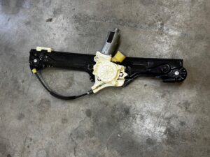 MECHANIZM PODNOŚNIK SZYBY DRZWI TYŁ LEWY BMW X5 E70 X6 E71