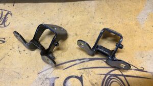 ZAWIAS DRZWI LEWY GÓRNY RENAULT MEGANE IV