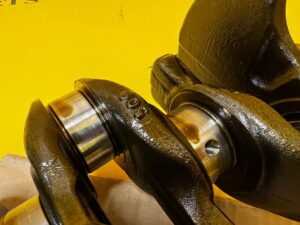 WAŁ KORBOWY SILNIKA CITROEN PEUGEOT 1.6 THP 5G01 10FJCC