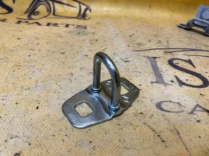 RYGIEL KLAPY BAGAŻNIKA DACIA SANDERO STEPWAY III 2023R