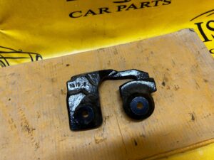 ŁAPA MOCOWANIE UCHWYT SILNIKA LR DISCOVERY V L550 RR EVOQUE II L551