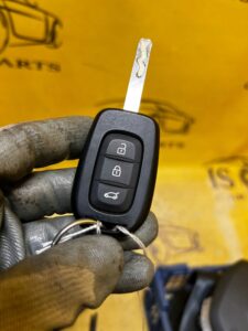 KLUCZYK PILOT DACIA SANDERO III