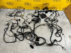 WIĄZKA KABINY SKRZYNKA BEZPIECZNIKÓW FORD KUGA MK2