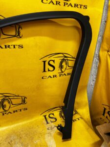 LISTWA SZYBY DRZWI PRAWY PRZÓD KUGA MK3 ESCAPE MK4