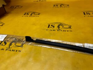 LISTWA SZYBOWA USZCZELKA ZEWNĘTRZNA DRZWI TYŁ PRAWY BMW 3 E36 NOWA OEM