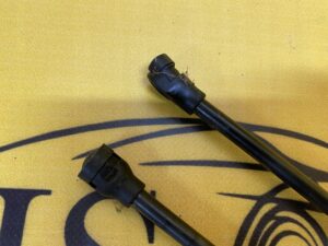 KOMPLET SIŁOWNIKI TYLNEJ KLAPY TYŁ RENAULT CLIO V