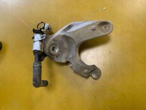 ŁAPA SILNIKA WSPORNIK MOCOWANIE JEEP WRANGLER JL