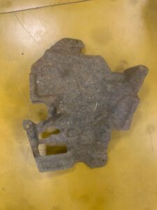 WYGŁUSZENIE ŚCIANY GRODZIOWEJ NISSAN X-TRAIL T32