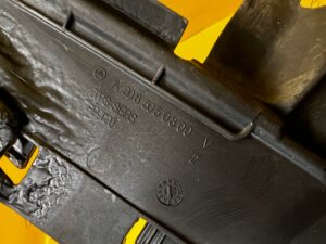 PRAWA KIEROWNICA WLOT POWIETRZA MERCEDES C-KLASA W206 AMG