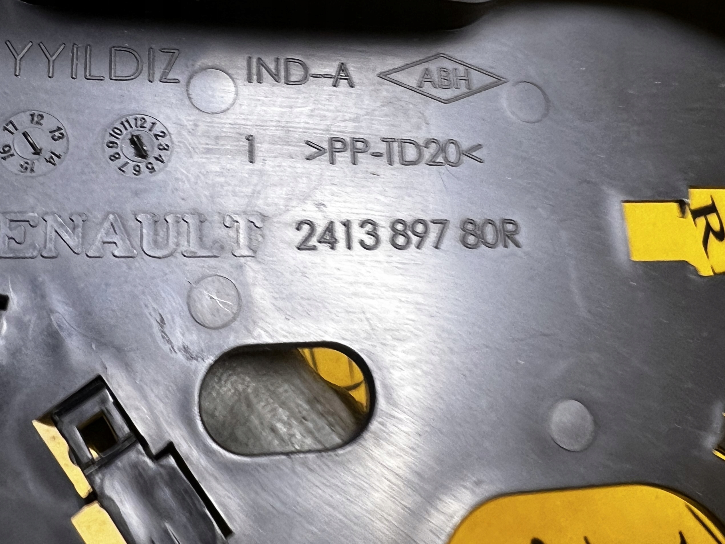 MOCOWANIE UCHWYT WSPORNIK RENAULT CAPTUR I PRZEDLIFT