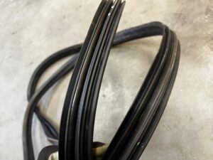 USZCZELKA DRZWI TYŁ TYLNYCH LEWY LEWA DACIA LODGY LIFT 2022R