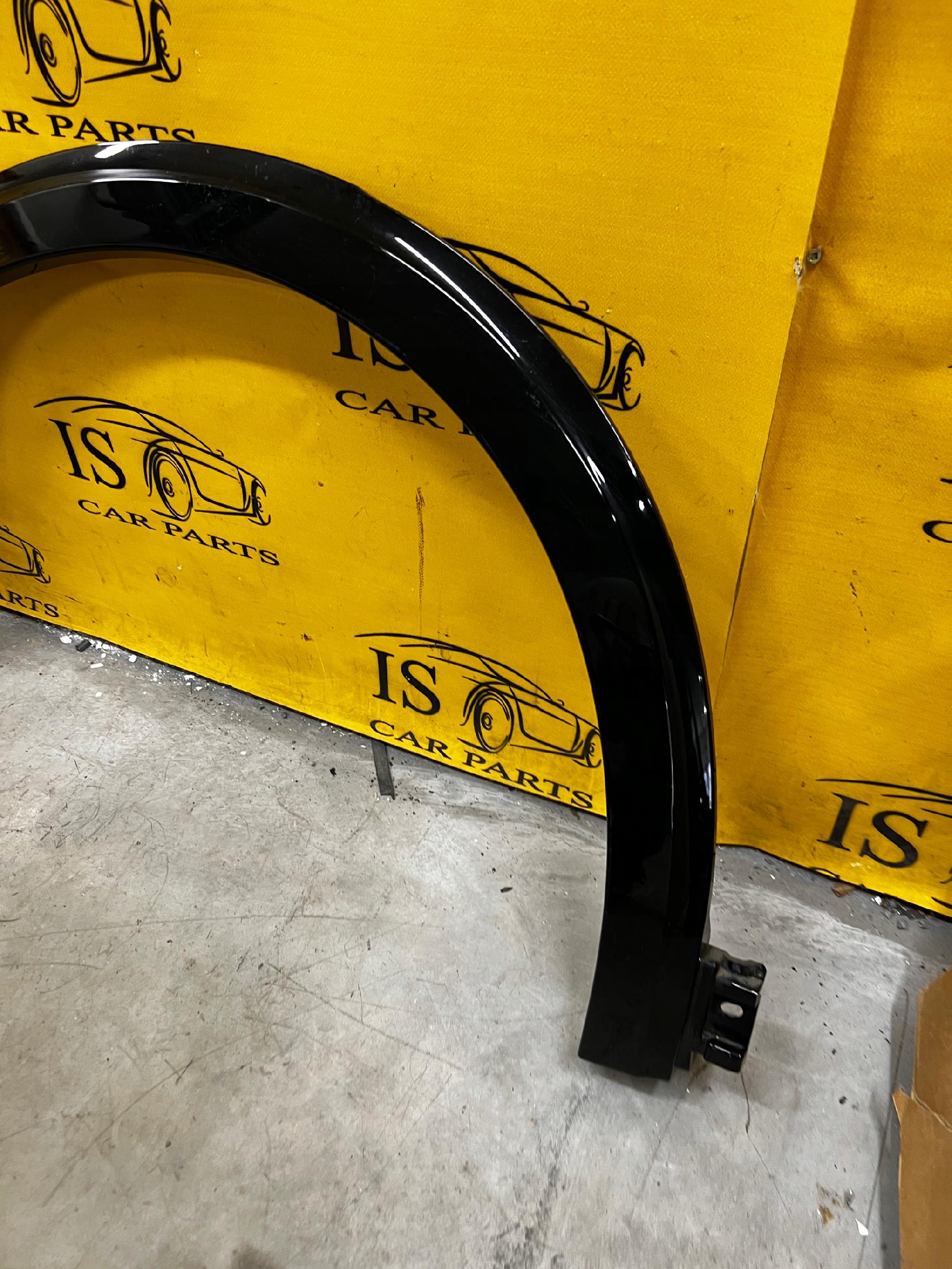 PRAWA LISTWA BŁOTNIKA SIERP TYŁ INFINITI Q30