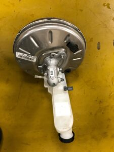 SERWO ZBIORNIK PŁYNU HAMULCOWEGO INFINITI Q30 W246