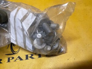4 X ŚRUBA WSPORNIKA WZMOCNIENIA KIELICHA M10X25 BMW X3 F25 X4 F26 NOWA OEM