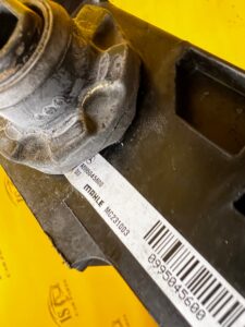 DOLNY KANAŁ KIEROWNICA POWIETRZA CHŁODNICY SILNIKA MERCEDES C-KLASA W206