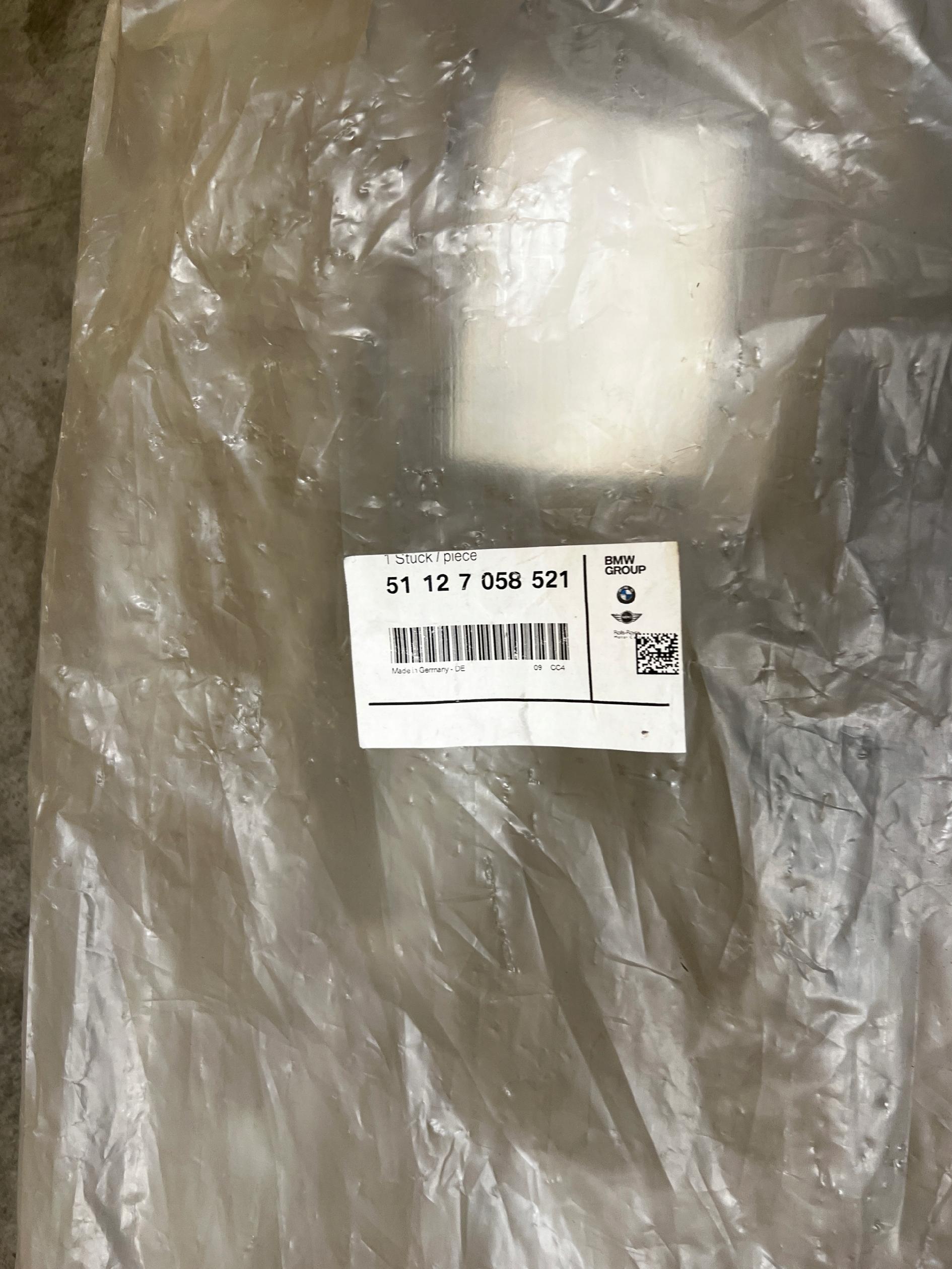 ŚLIZG MOCOWANIE PROWADNICA ZDERZAKA TYŁ BMW 1 E81 E87 NOWY OEM