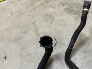 RURKA PRZEWÓD WĄŻ WODY UKŁADU CHŁODZENIA BMW M5 F90