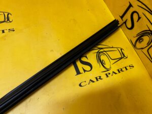 LISTWA ZGARNIAJĄCA DRZWI PRZÓD LEWY LEWA DACIA SANDERO III