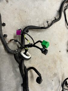 WIĄZKA PRZEWODÓW KOMORY SILNIKA BELKI JEEP GRAND CHEEROKIE WK2 SRT 6.4