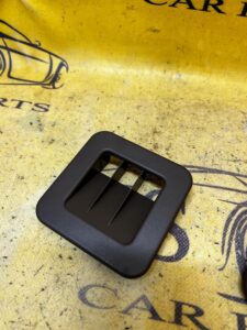 KIEROWNICA WLOT DOLOT POWIETRZA AUDI A8 D4