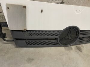 MASKA GRILL ATRAPA MOCOWANIA MERCEDES ACTROS MP4