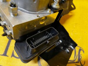 STEROWNIK POMPA ABS NISSAN X-TRAIL T32