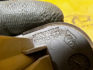 2 X KIERUNKOWSKAZ BŁOTNIKA PRZÓD DACIA DOKKER DUSTER I