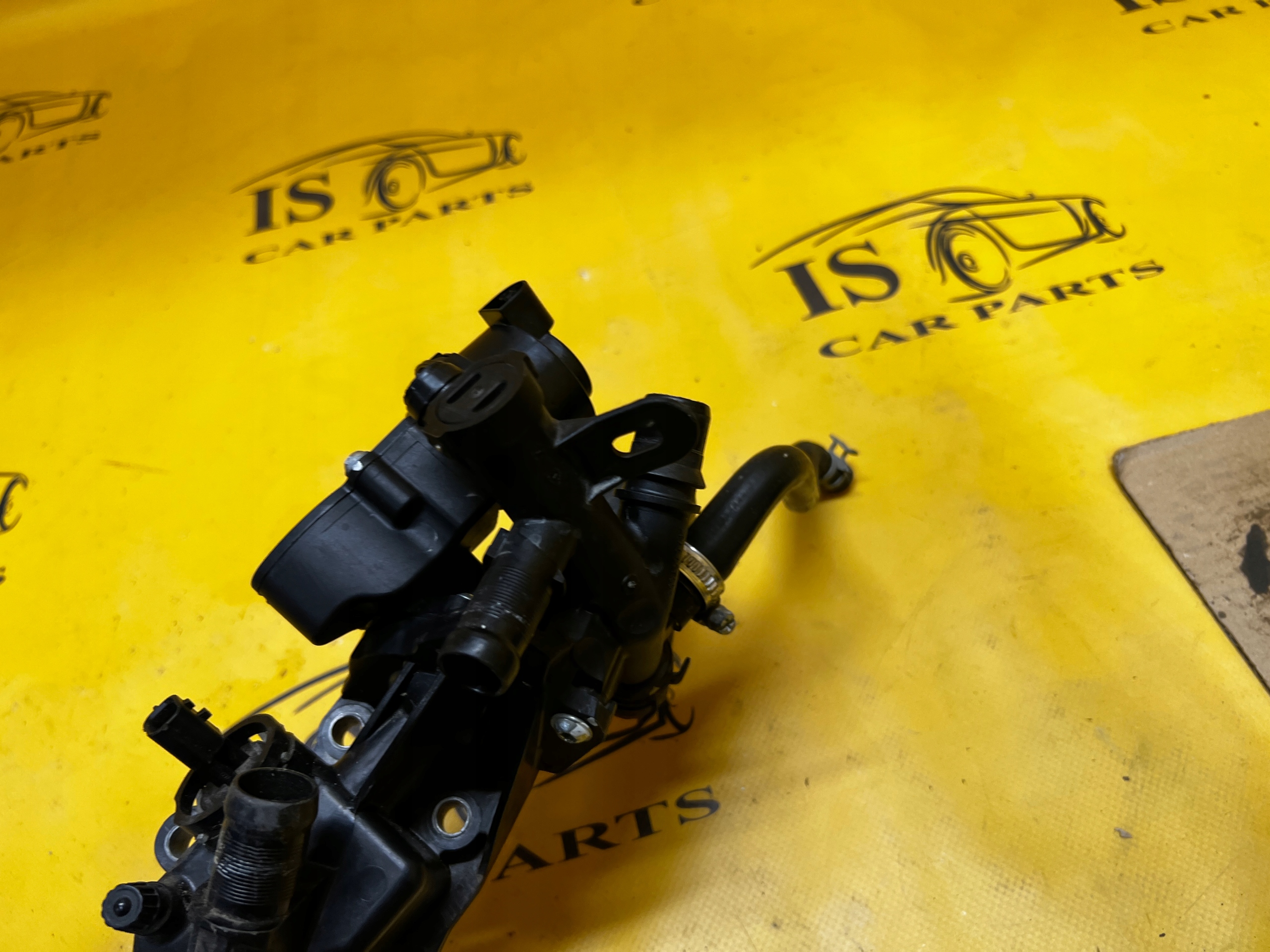 OBUDOWA TERMOSTATU MAGISTRALA WODNA RENAULT 0.9 TCE