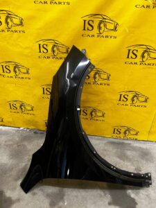 PRAWY BŁOTNIK CZARNY AGATE BLACK FORD ESCAPE MK4 USA WGNIOTKA