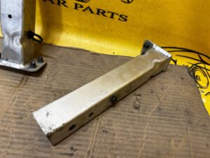 PODŁUŻNICA STREFA ZGNIOTU PRZÓD LEWA LEWY AUDI A8 D4 4H