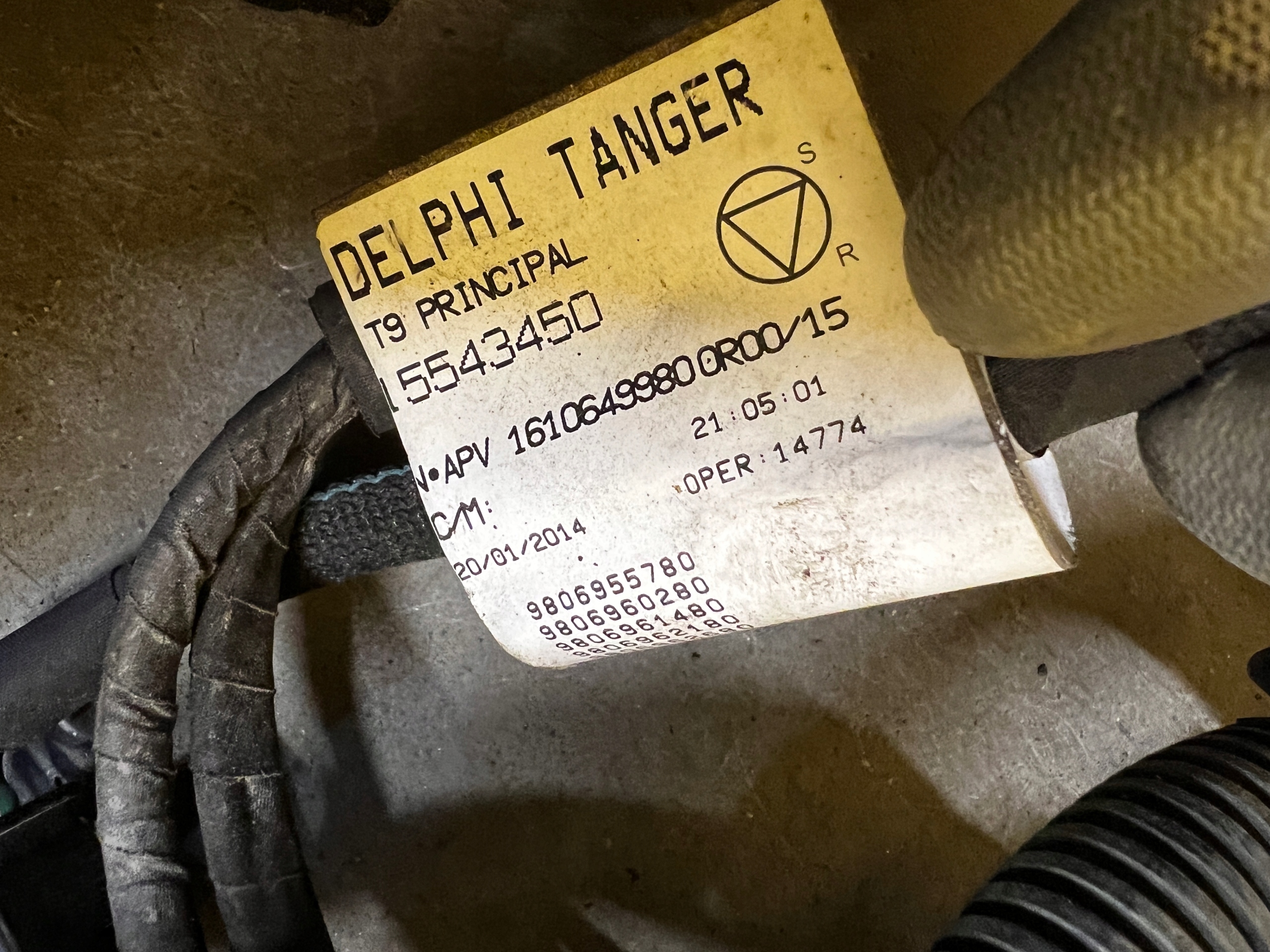 WIĄZKA INSTALACJA KOMORY SILNIKA PEUGEOT 308 II T9 1.6 E-HDI