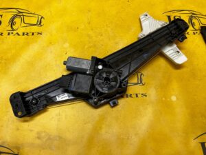 MECHANIZM PODNOŚNIK SZYBY TYŁ LEWY PEUGEOT 3008 II