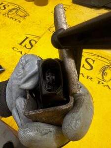 CZUJNIK POZIOMOWANIA ŚWIATEŁ TYŁ PRAWY BMW 5 G30 G31 M5 F90