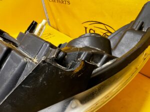 REFLEKTOR LAMPA PRZEDNIA PRZÓD PRAWY PRAWA DACIA DOKKER EU