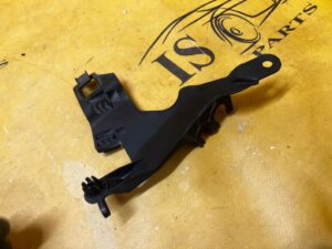 MOCOWANIE SKRZYNKI BEZPIECZNIKÓW FORD FUSION LIFT USA MONDEO MK5