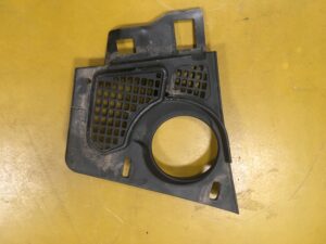 TRÓJKĄT OSŁONA PODSZYBIA LEWY RENAULT ESPACE V