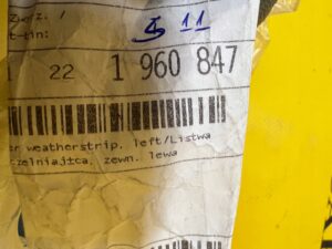 LISTWA USZCZELNIAJĄCA DRZWI TYŁ LEWY LEWA BMW 3 E36 SEDAN KOMBI NOWA OEM