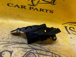 ZAŚLEPKA OSŁONA WSPORNIK WYGŁUSZENIE PODSZYBIA LEWA TOYOTA HILUX VIII 8