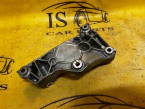 ŁAPA MOCOWANIE ALTERNATORA MERCEDES A45 S AMG W177